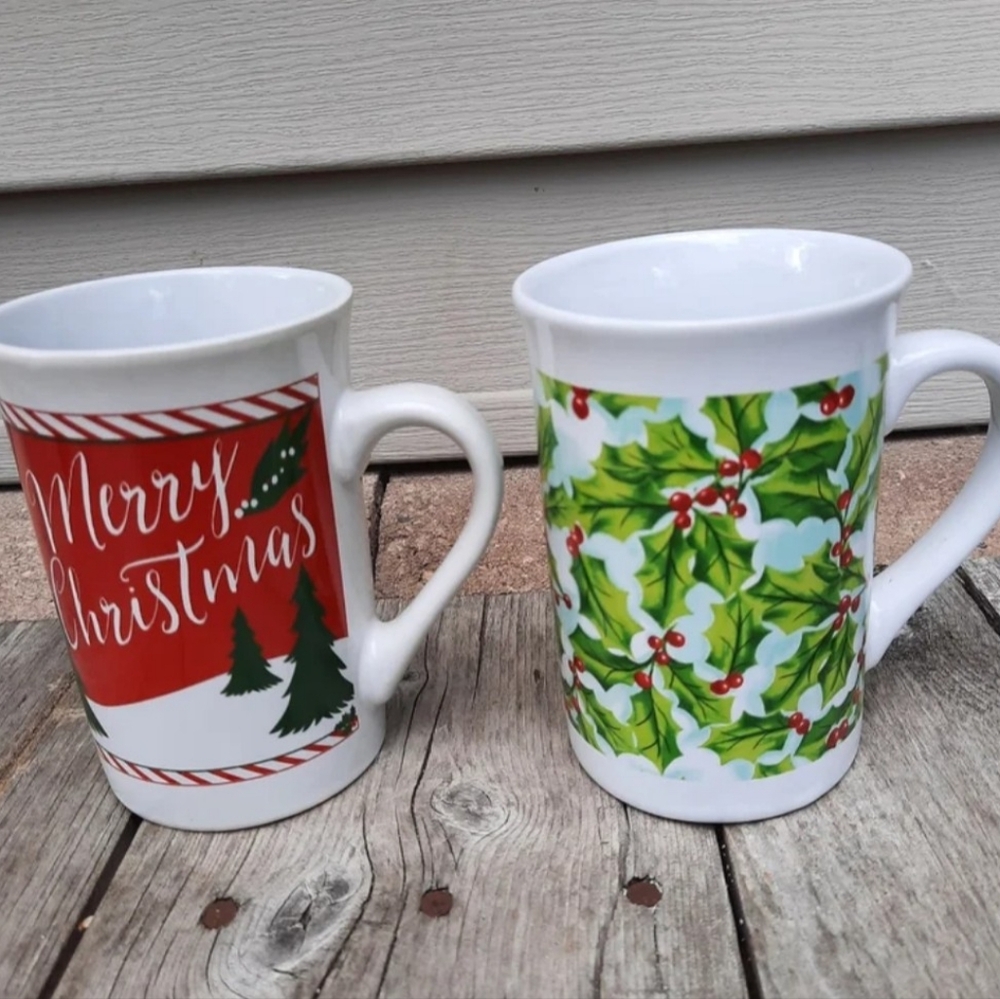Lot 2 Christmas Mugs Holly & tree Royal Norfolk cocoa